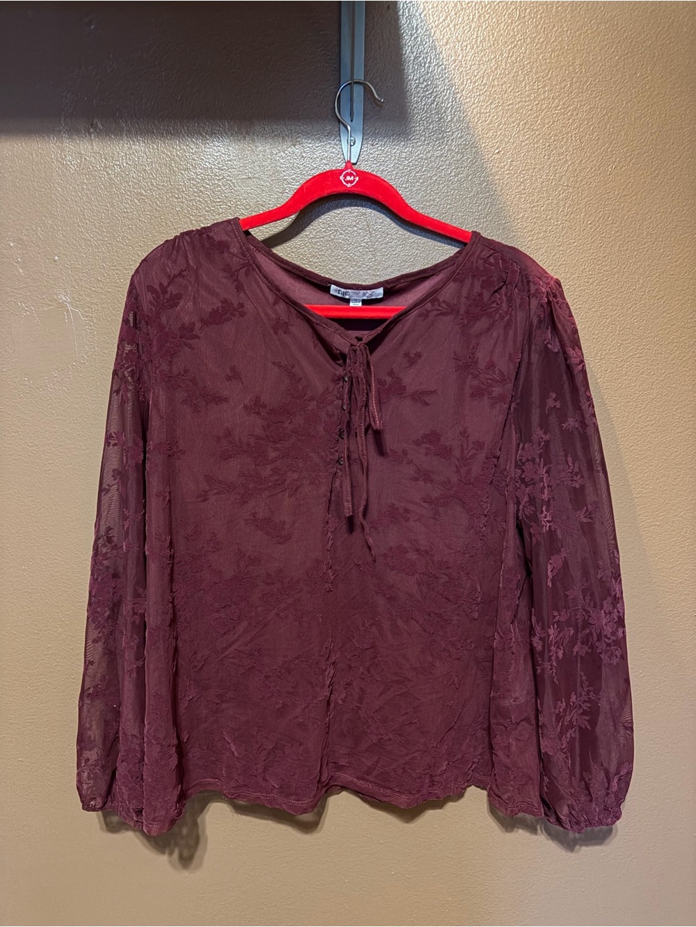 Textured Tie-Neck Long Sleeve Top in Plum